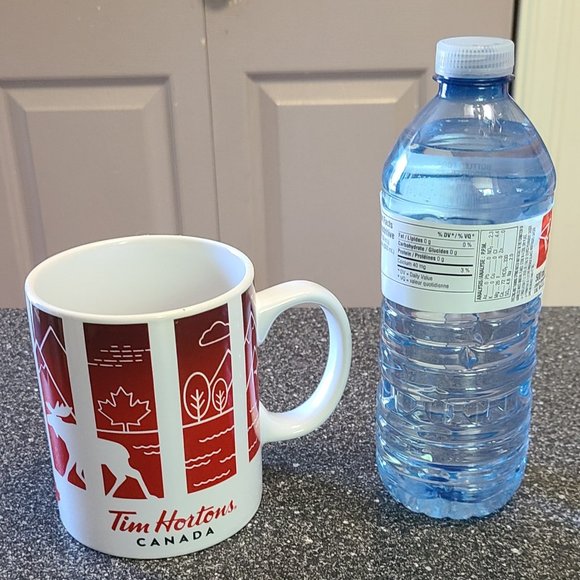Tim Hortons 2016 Traveller's Collection Canada Coffee Mug - Picture 1 of 3